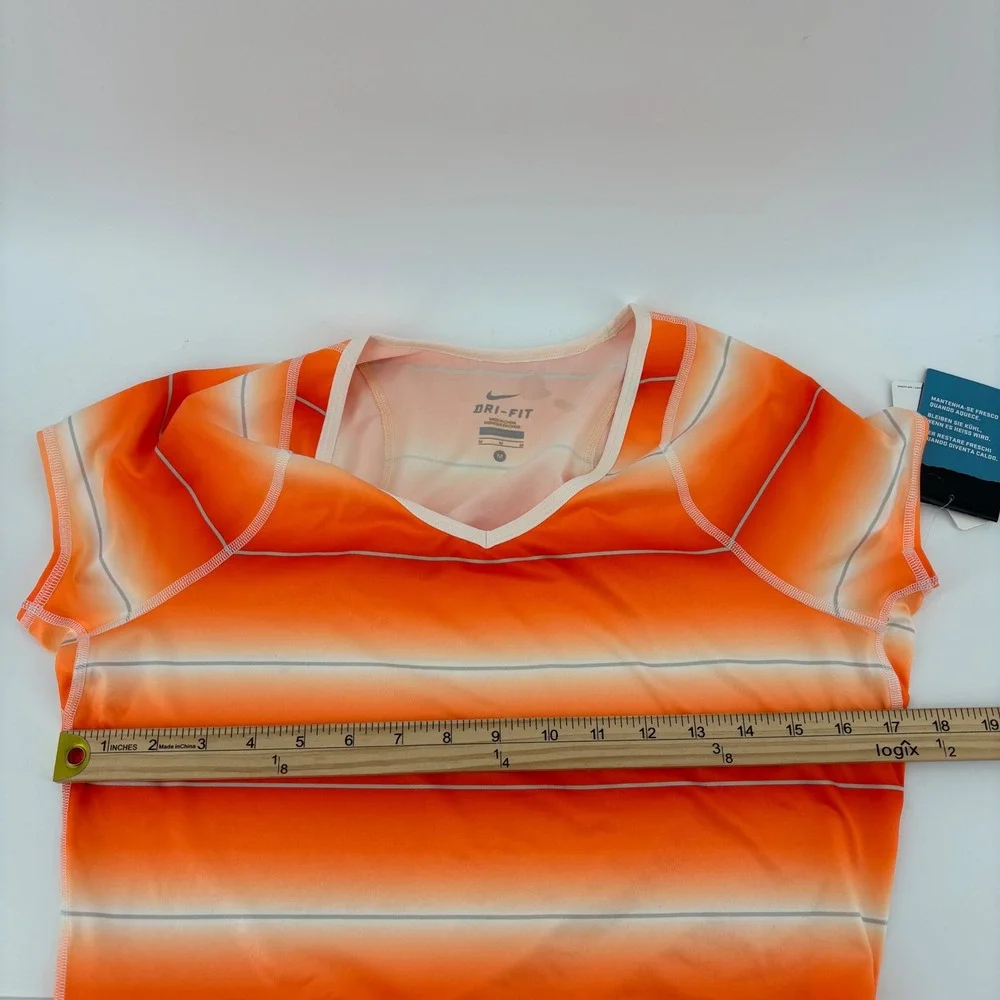 Nike Dri-FIT Training Shirt Women Medium Orange Ombre NWT‎ Striped V-Neck Tee